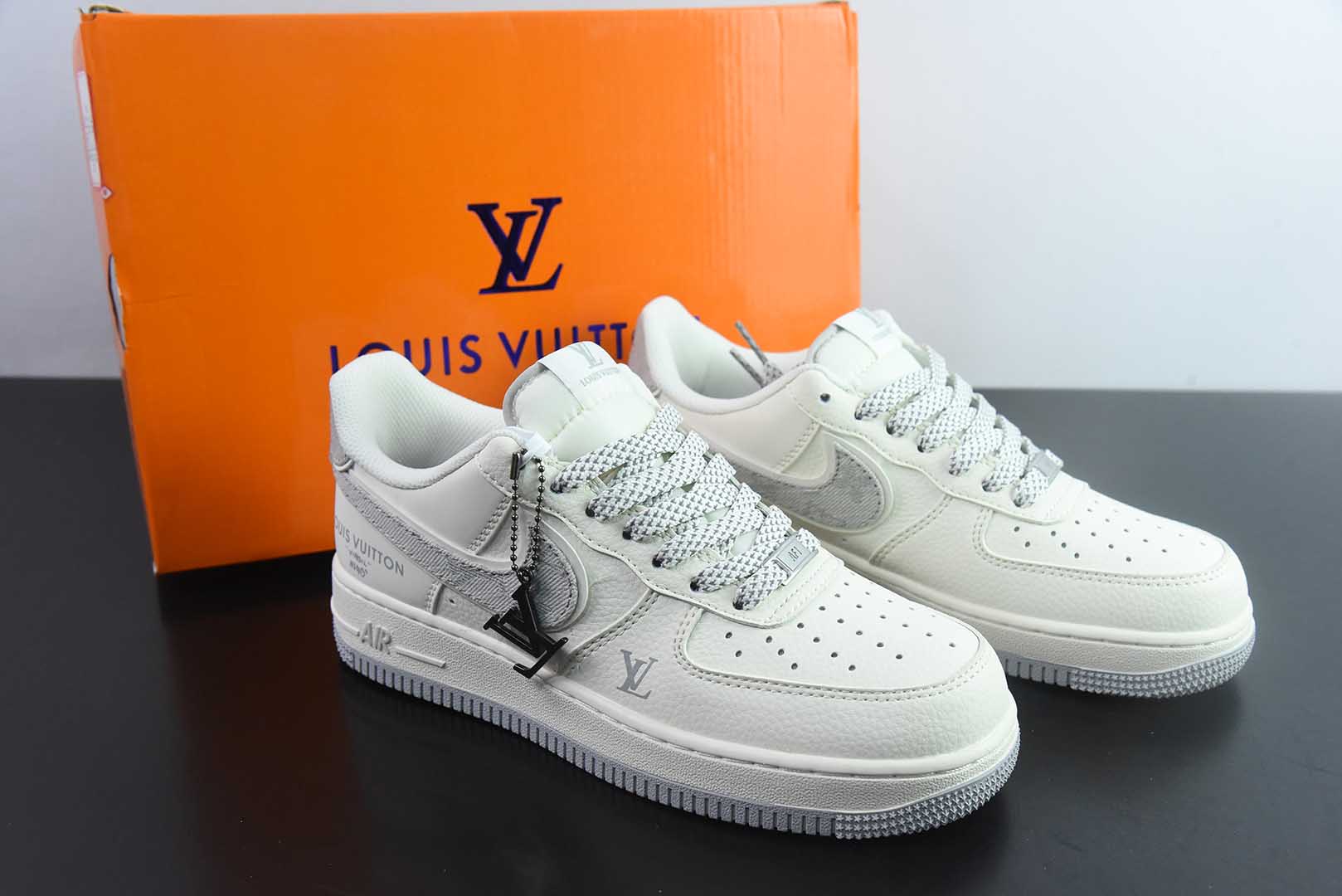 耐克Nike Air Force 1 '07 Low “LV联名米灰牛仔勾”空军一号低帮休闲板鞋纯原版本 货号：SM6668-103