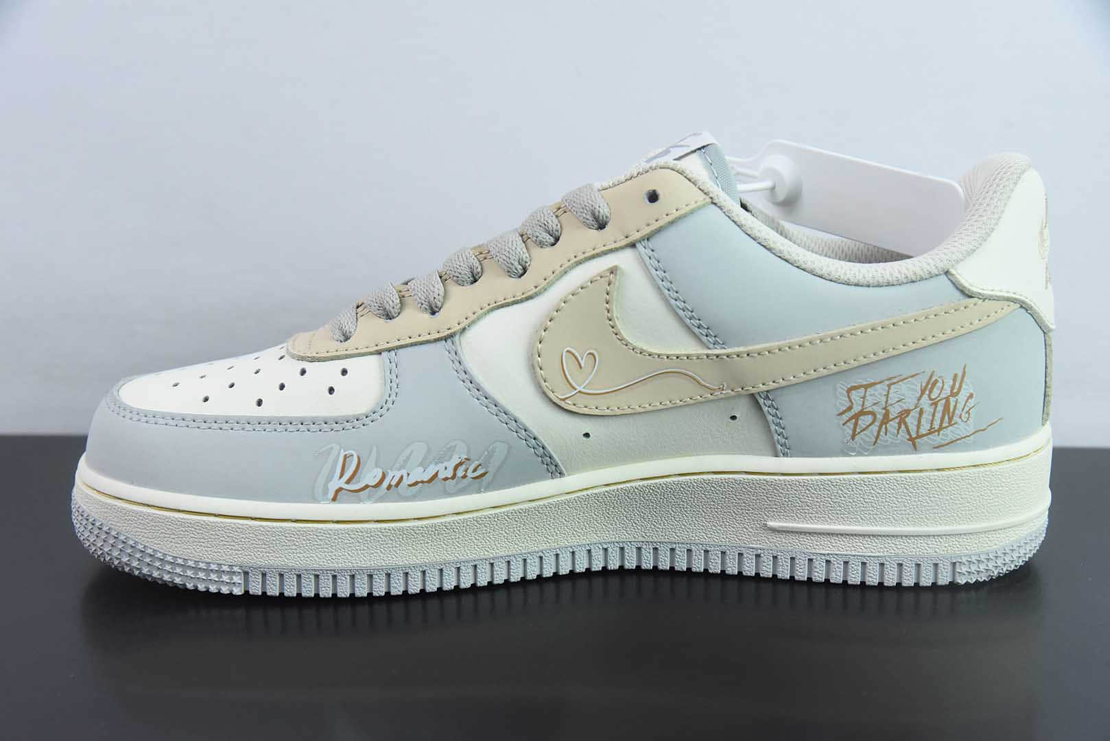 耐克 Nike Air Force 1 Low 07 浅灰白小钩涂鸦空军一号低帮休闲板鞋纯原版本 货号：DB3310-111
