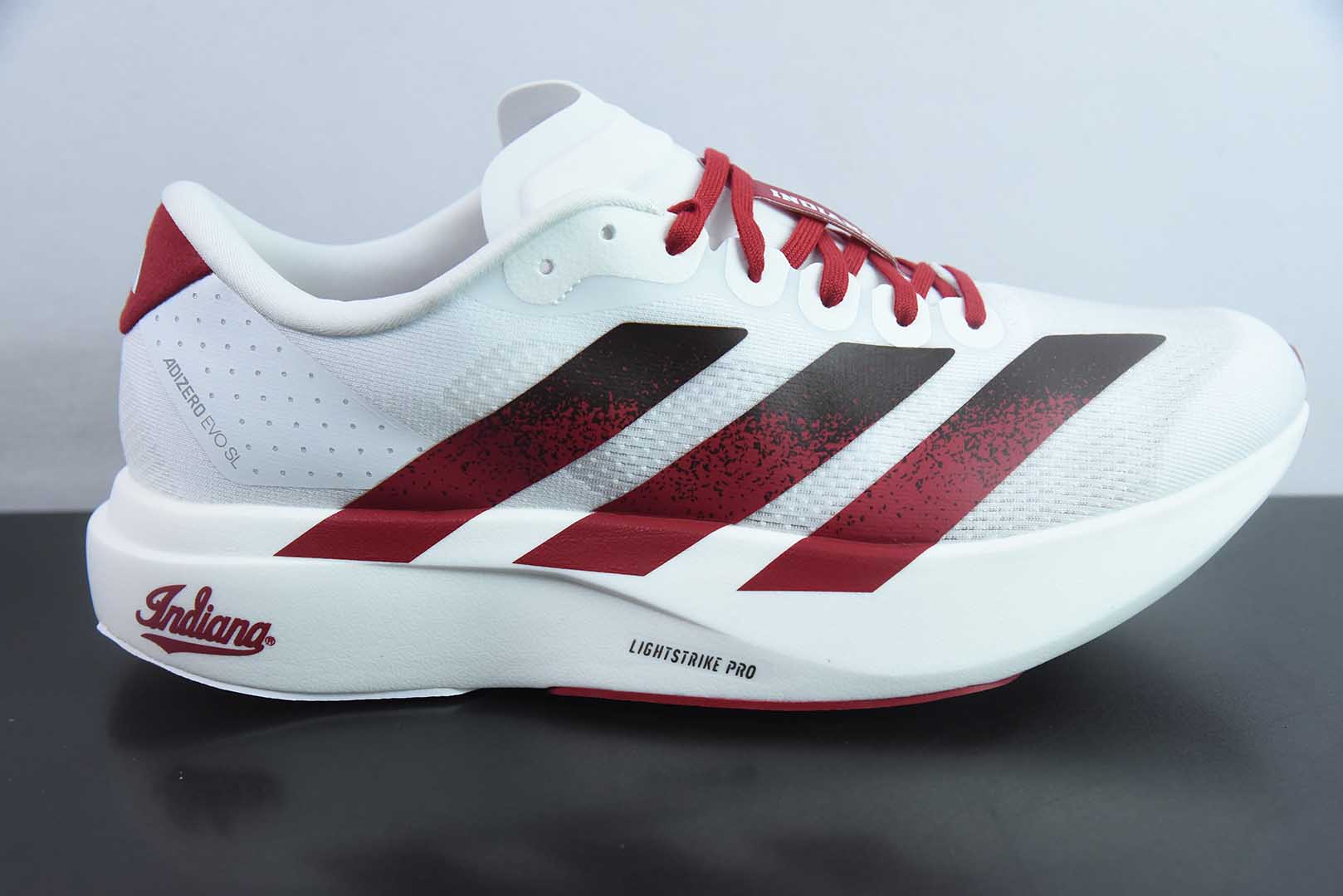 阿迪达斯Adidas Adizero Evo SL M 阿迪白红超轻透气缓震跑鞋纯原版本 货号：JQ4576