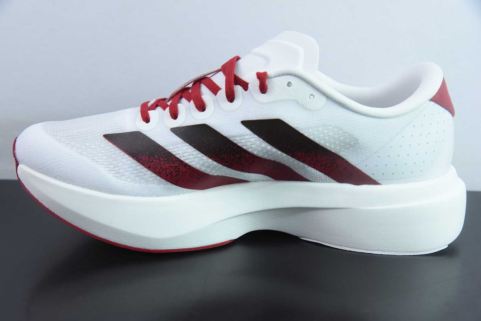 阿迪达斯Adidas Adizero Evo SL M 阿迪白红超轻透气缓震跑鞋纯原版本 货号：JQ4576