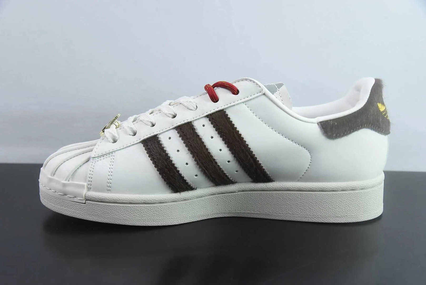 阿迪达斯Adidas Originals Superstar马年限定白棕贝壳头系列低帮经典百搭休闲运动板鞋纯原版本 货号：KJ6293