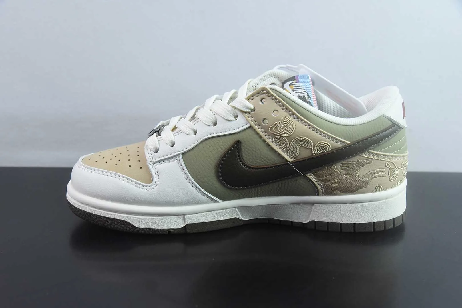 耐克Nike SB Dunk Low“ 马年限定”马踏祥云周年高端定制SB低帮休闲板鞋纯原版本 货号：IQ1118-220