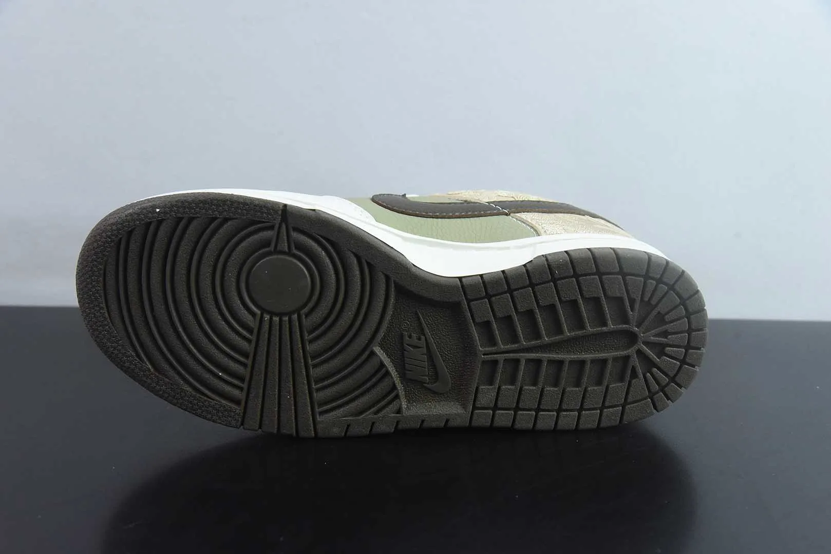 耐克Nike SB Dunk Low“ 马年限定”马踏祥云周年高端定制SB低帮休闲板鞋纯原版本 货号：IQ1118-220